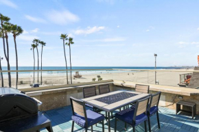 Beachfront Retreat with Ocean Views Private Rooftop Deck Walk to Pier and Town